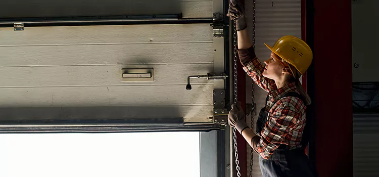 Addressing Common Garage Door Stoppage Issues in Wesley Chapel, FL
